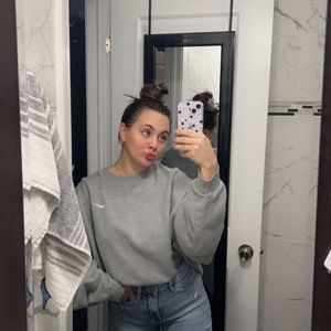 Meet your Posher, Caitlin